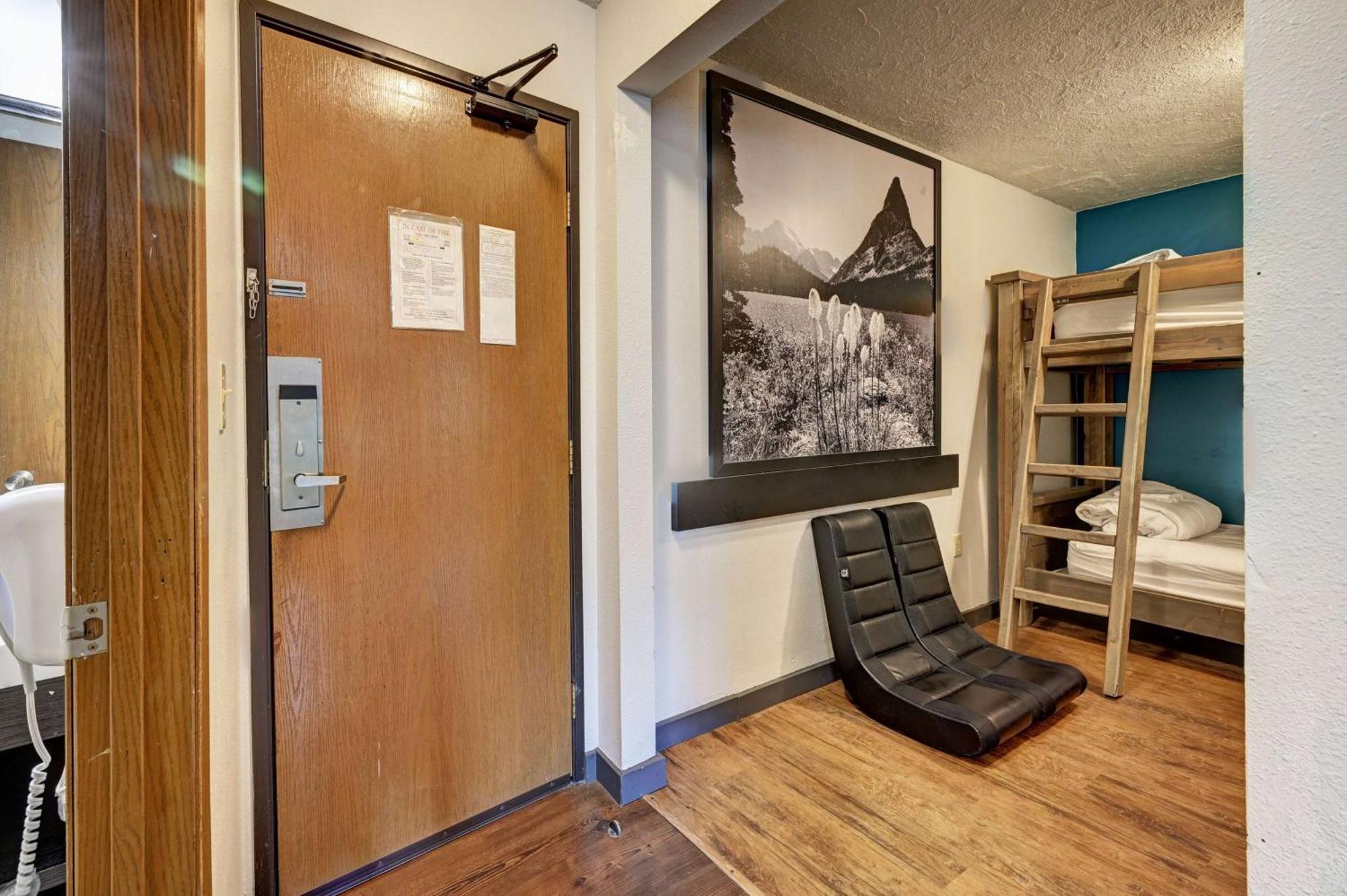 Super 8 By Wyndham Gardiner/Yellowstone Park Area Екстериор снимка