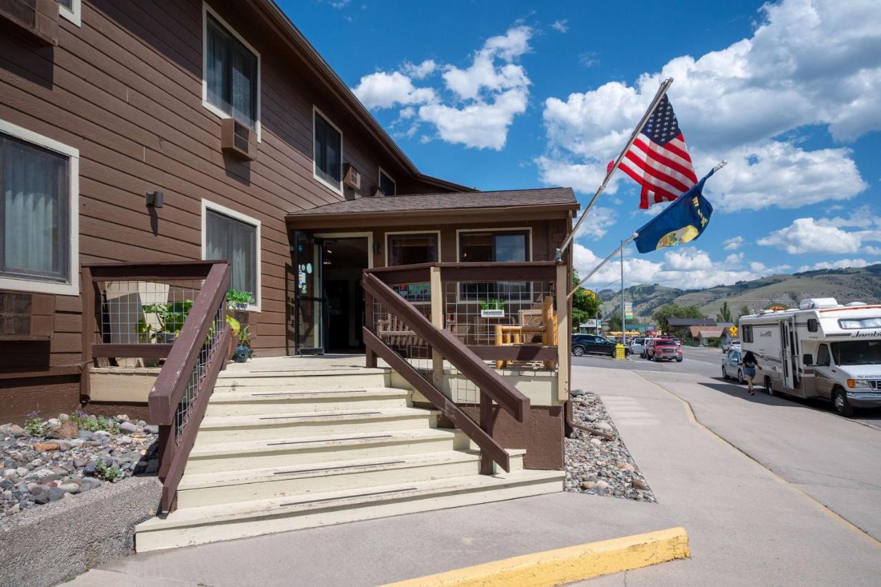 Super 8 By Wyndham Gardiner/Yellowstone Park Area Екстериор снимка