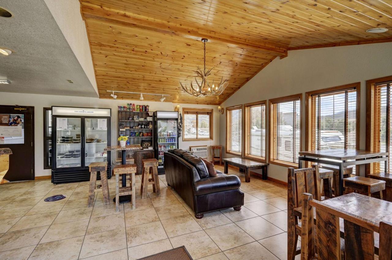 Super 8 By Wyndham Gardiner/Yellowstone Park Area Екстериор снимка