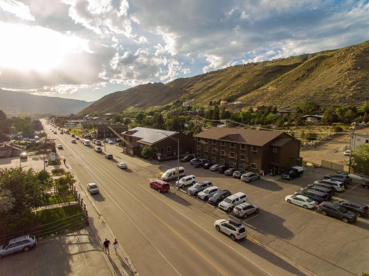 Super 8 By Wyndham Gardiner/Yellowstone Park Area Екстериор снимка